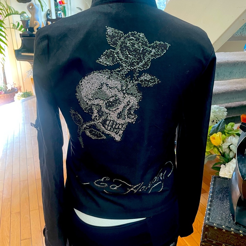 Lightweight and hottie jacket with Silva skull and roses